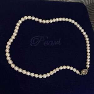 Pearl Cream-White Strand Necklace - Pearl